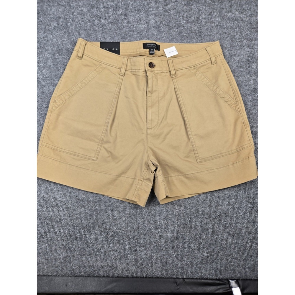 Banana Republic Authentic Chino Beige Pleated Bermuda Shorts Size 14